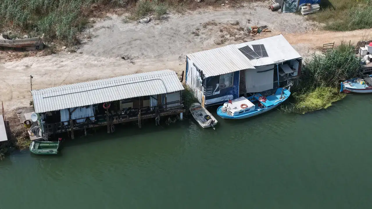 Acısu Nehri Kıyısında 300 Kaçak Konteyner İçin Yıkım Kararı 3